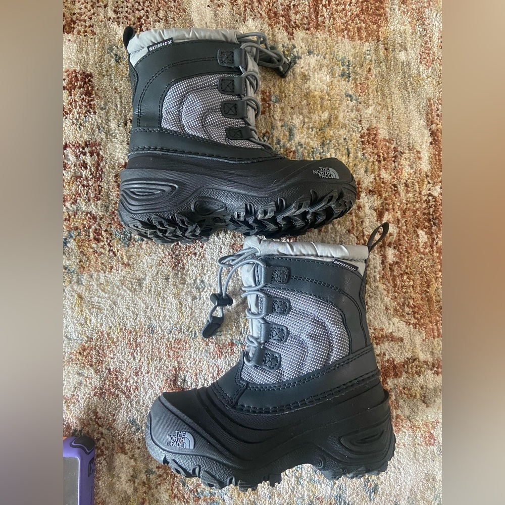 The North Face boots - Picture 2 of 4